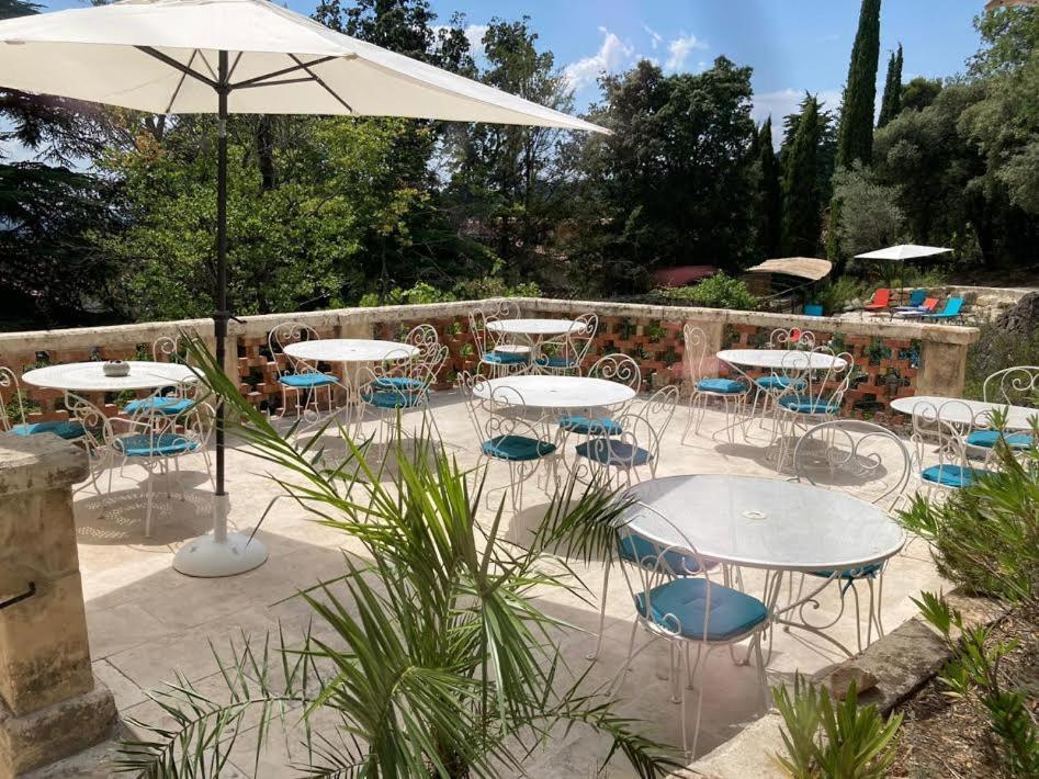 Alojamento de Acomodação e Pequeno-almoço La Viste - Spa-jacuzzi - Massage- Sauna - 4 Saisons - Piscine Chauffee Toute L'annee - Heated Pool - 800m Centre