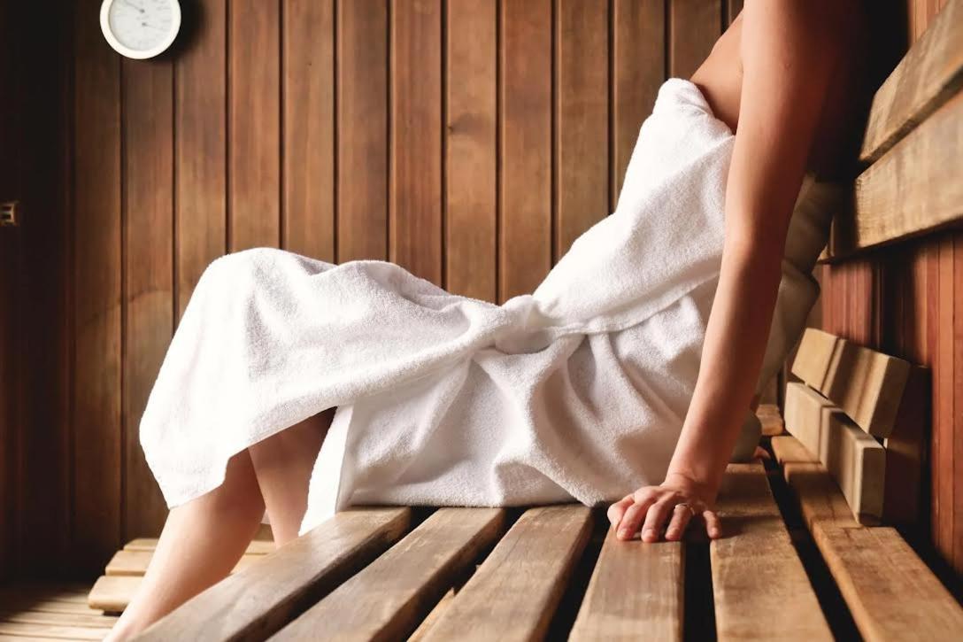 La Viste - Spa-jacuzzi - Massage- Sauna - 4 Saisons - Piscine Chauffee Toute L'annee - Heated Pool - 800m Centre Nyons