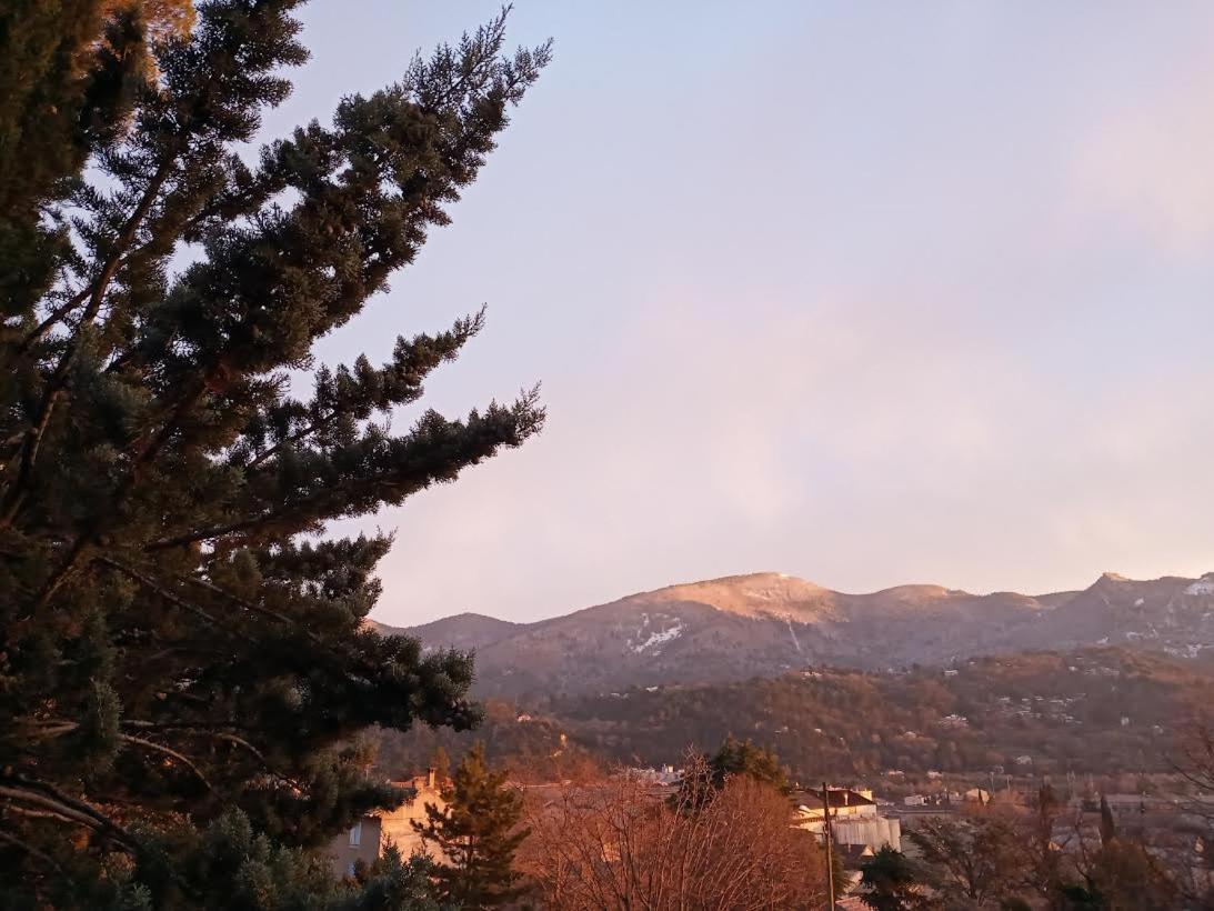 La Viste - Spa-jacuzzi - Massage- Sauna - 4 Saisons - Piscine Chauffee Toute L'annee - Heated Pool - 800m Centre Bed & Breakfast *
